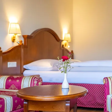 伯纳酒店 酒店